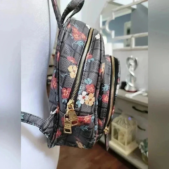 Steve Madden Backpack Purse Grey Floral Boho Adjustable Straps Small - Picture 2 of 5